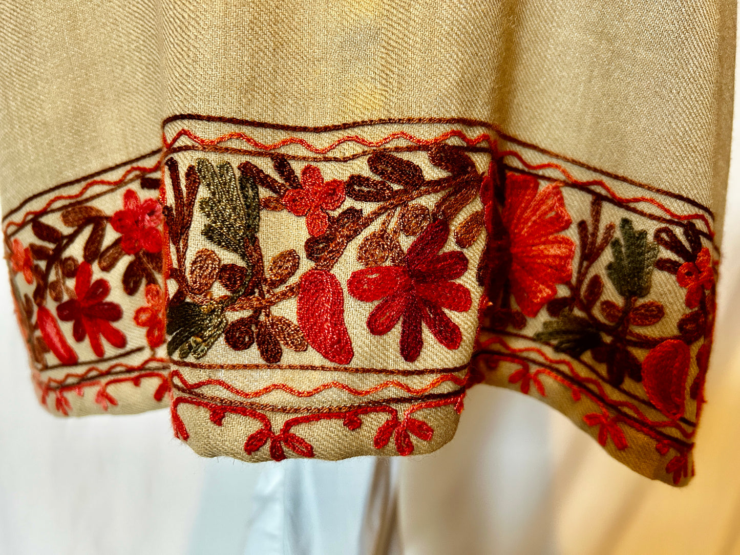 Buttercup Top in Embroidered Beige Lamb's Wool