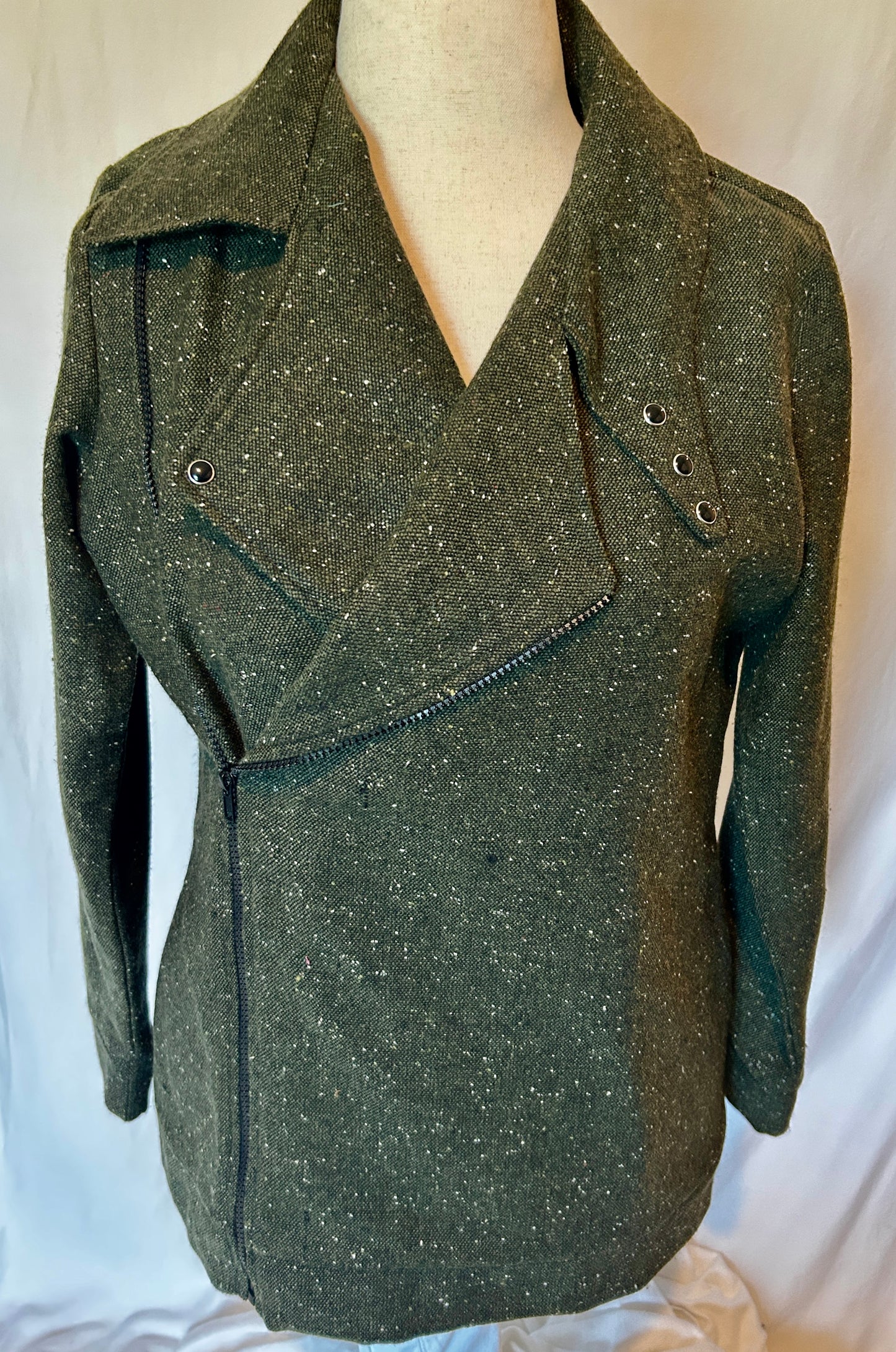 Arum Jacket in a Sage Green Woven Cotton with White & Navy Subtle dots