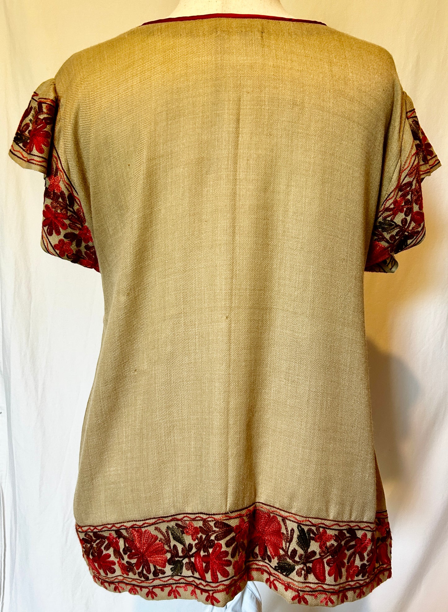Buttercup Top in Embroidered Beige Lamb's Wool