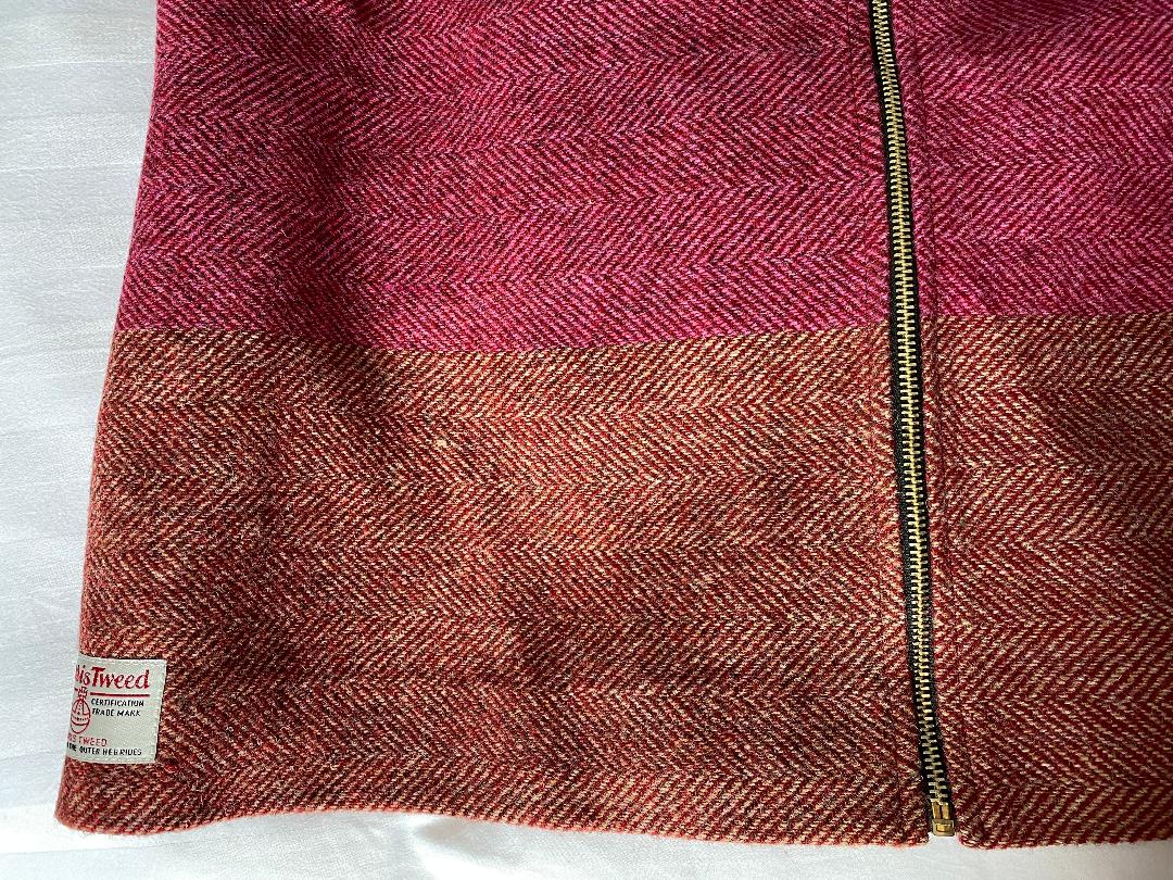 Dahlia Vest. Tweed w Cashmere Neck and Belt - Tan & Pink