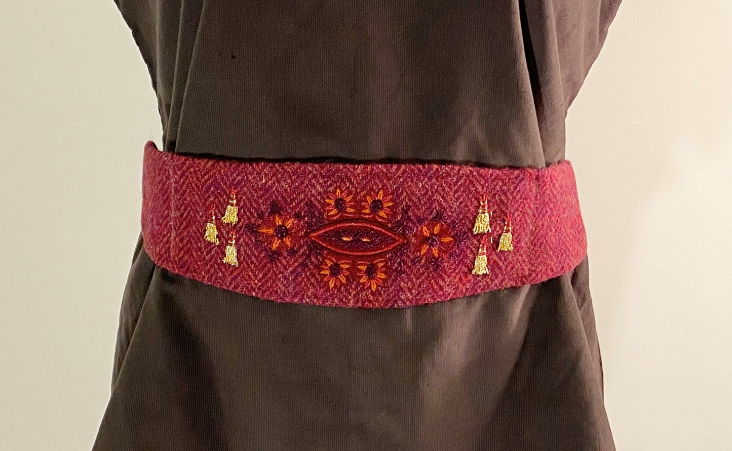 Jasmin Top with Harris Tweed Belt with Hand-Embroidery-Burgu
